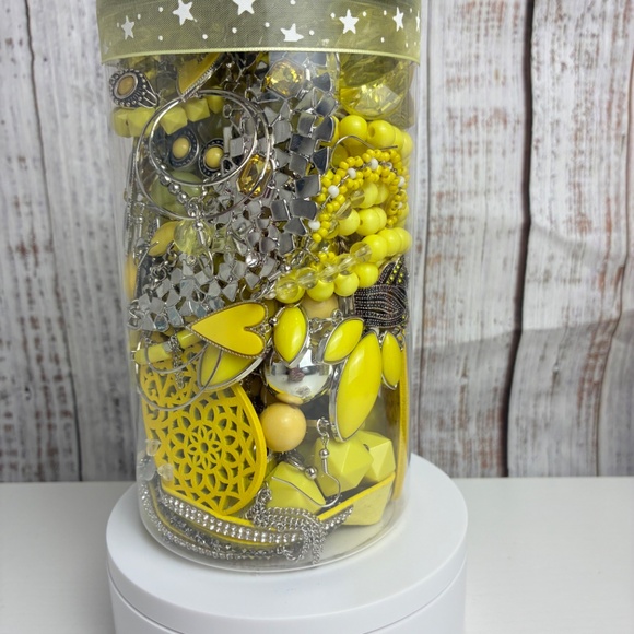 Mystery Treasure  32 oz Jar - Lot 0280 - Picture 4 of 6